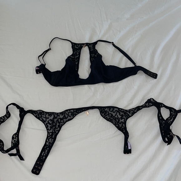 Brand new Savage Fenty set - Picture 1 of 1